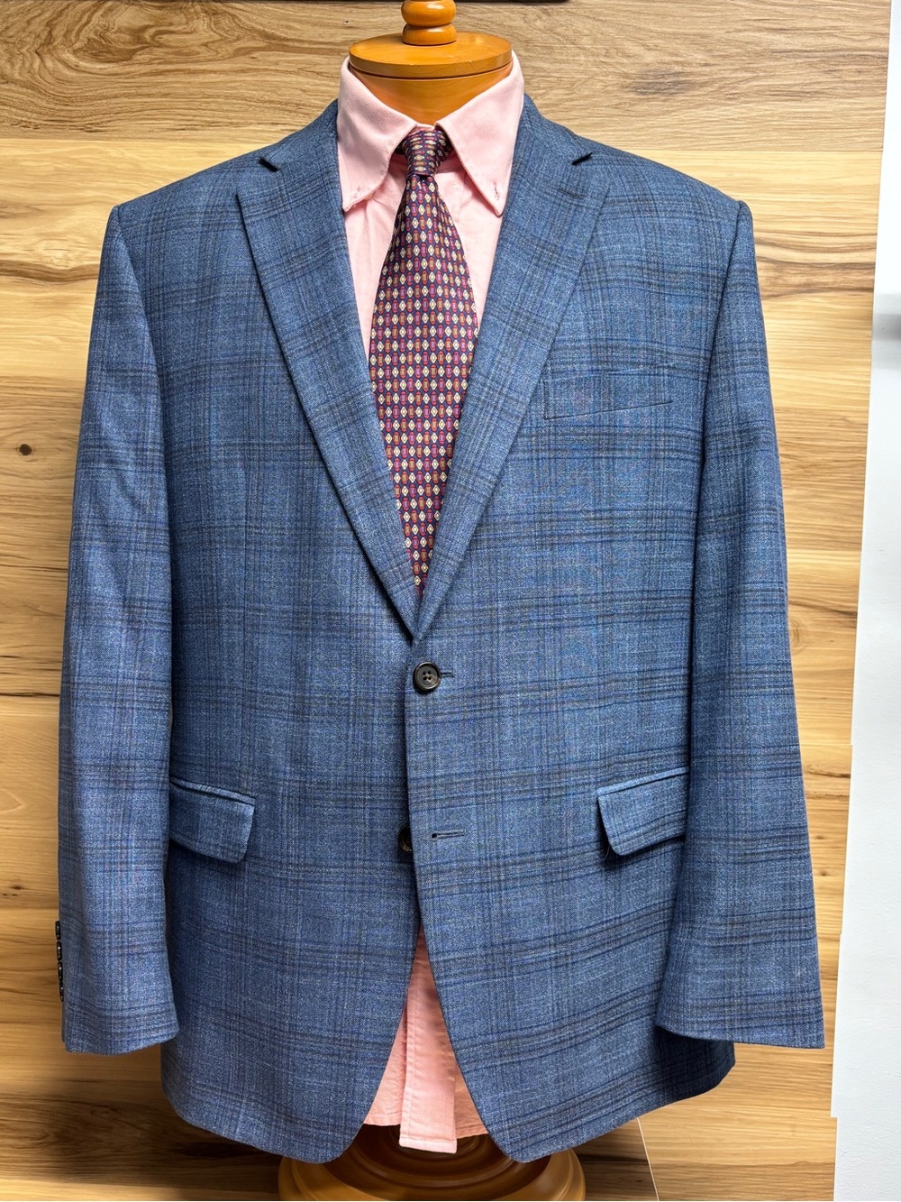 Lauren Ralph Lauren blue check blazer size 44R.